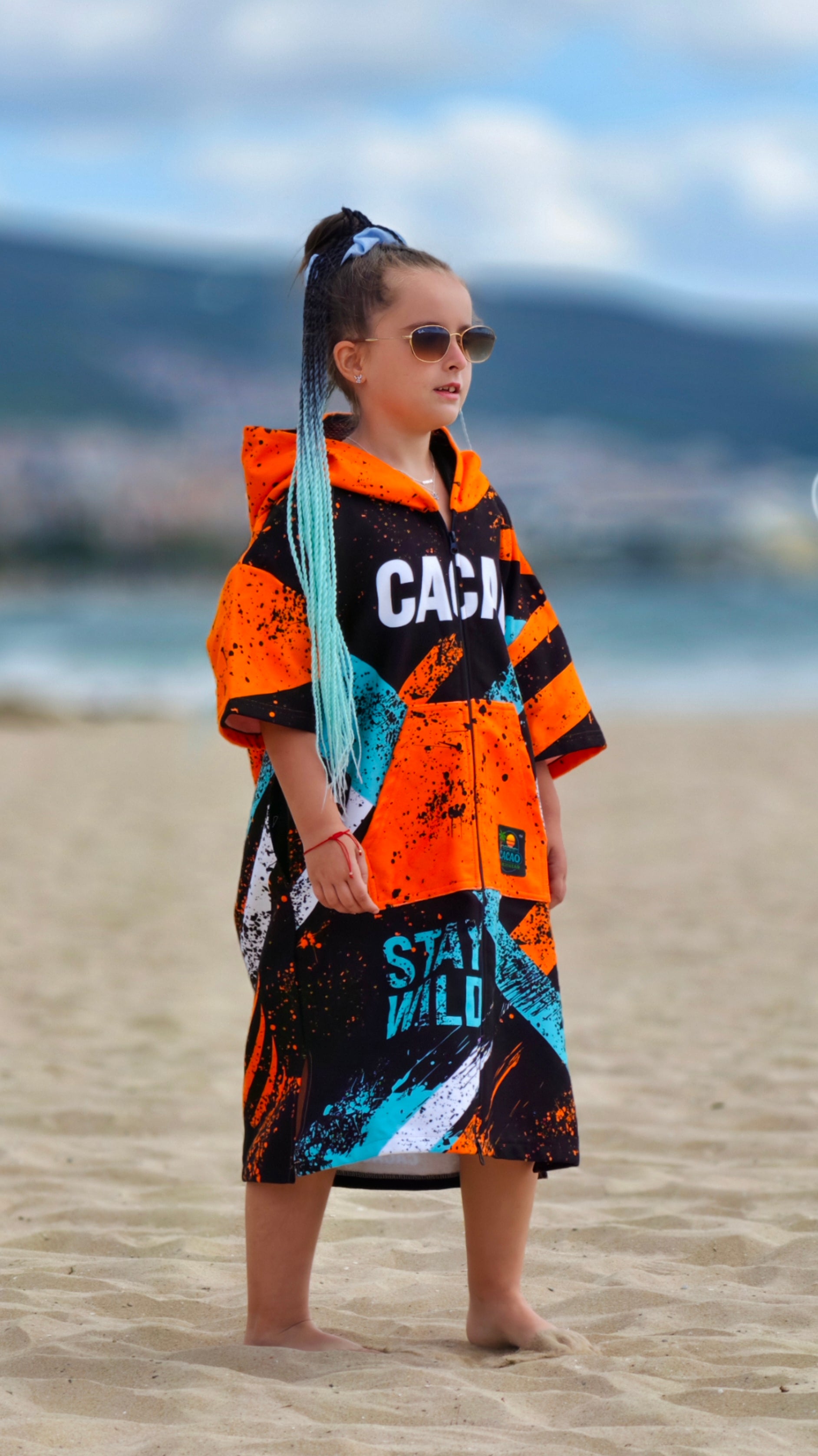 Blue Spirit children’s beach poncho towel for girls with hood, zipper and pockets – CACAO Beachwear™